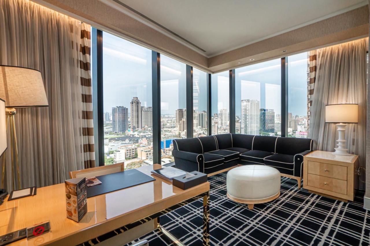 The Lin Hotel Тайджун Екстериор снимка