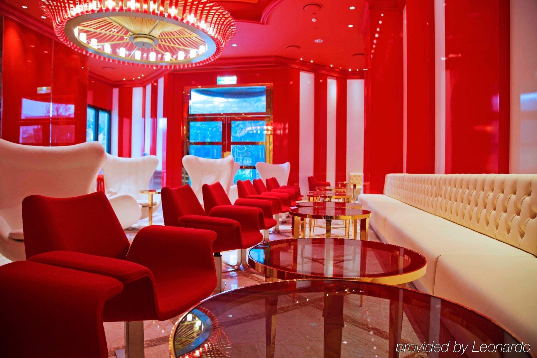 The Lin Hotel Тайджун Екстериор снимка Interior of the restaurant
