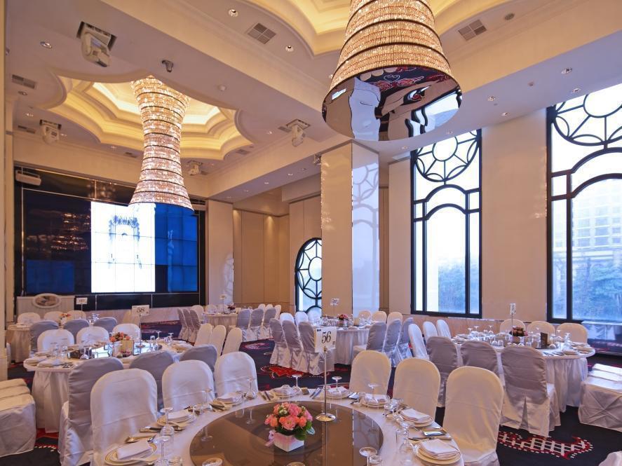 The Lin Hotel Тайджун Екстериор снимка The ballroom