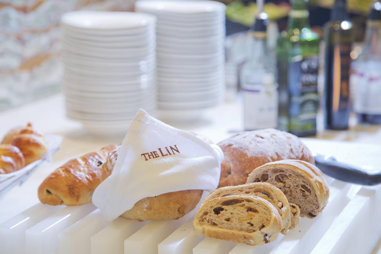 The Lin Hotel Тайджун Екстериор снимка Bread at The LIN