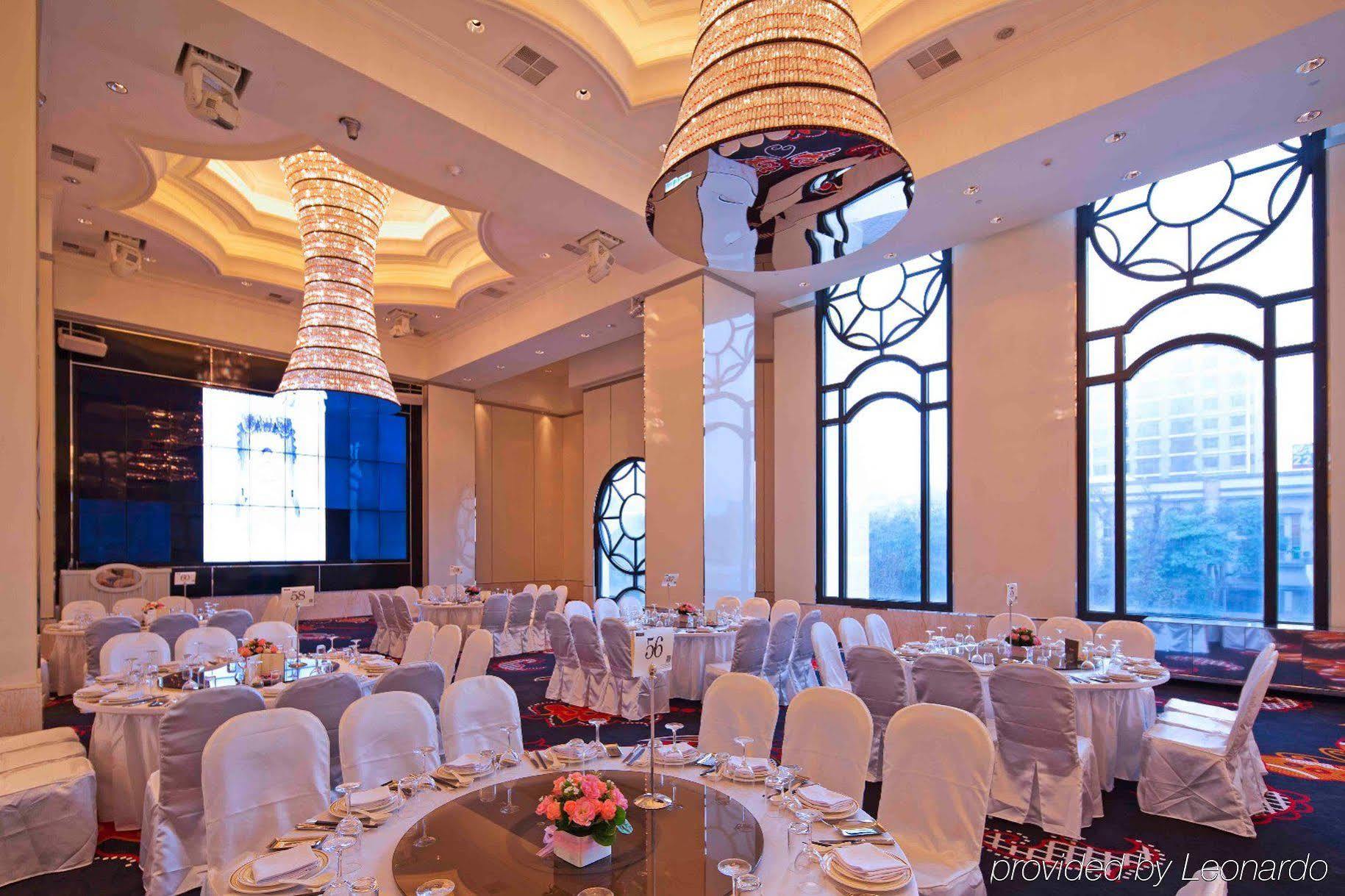 The Lin Hotel Тайджун Екстериор снимка The ballroom