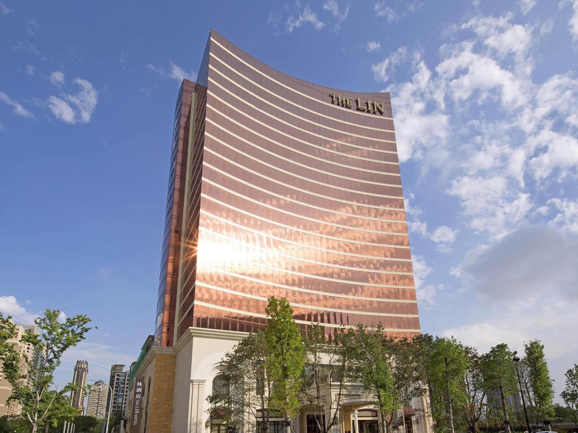 The Lin Hotel Тайджун Екстериор снимка The building in 2012