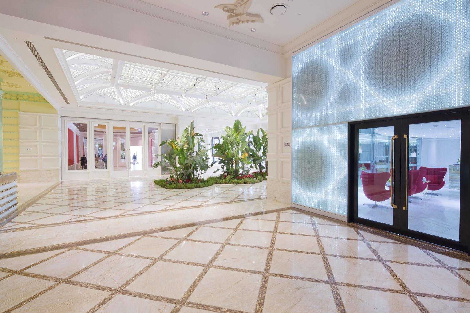 The Lin Hotel Тайджун Екстериор снимка Interior of the hotel