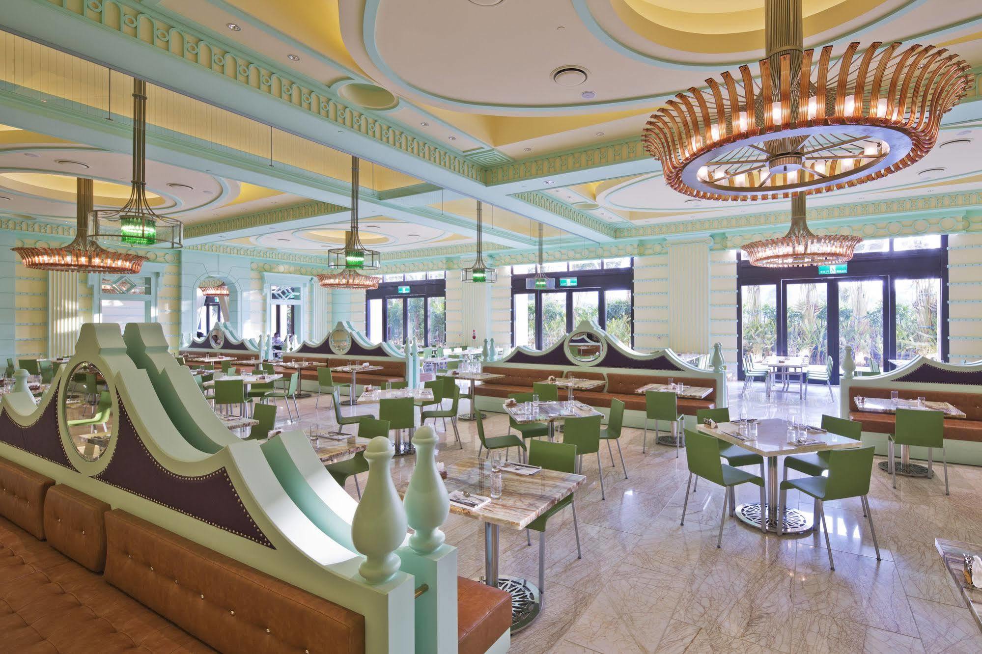 The Lin Hotel Тайджун Екстериор снимка The interior of the restaurant