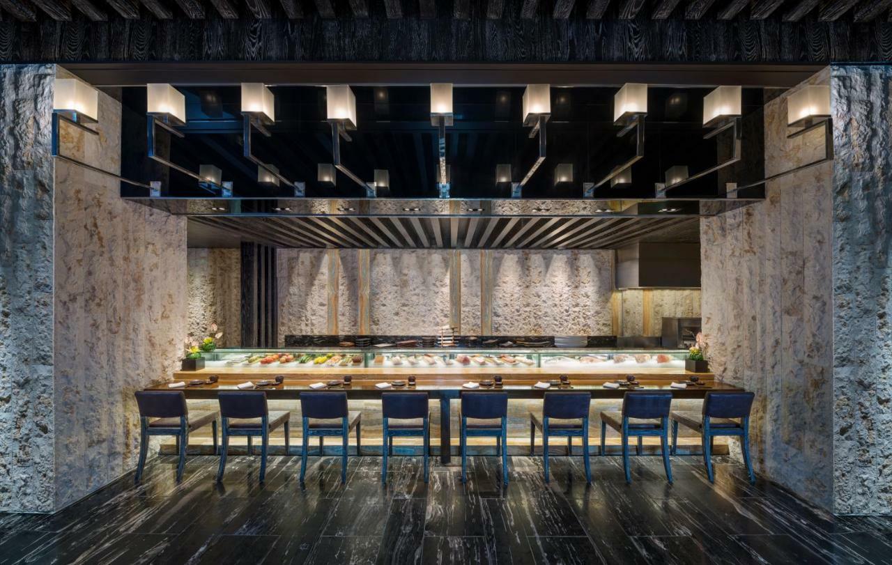 The Lin Hotel Тайджун Екстериор снимка Sushi Bar