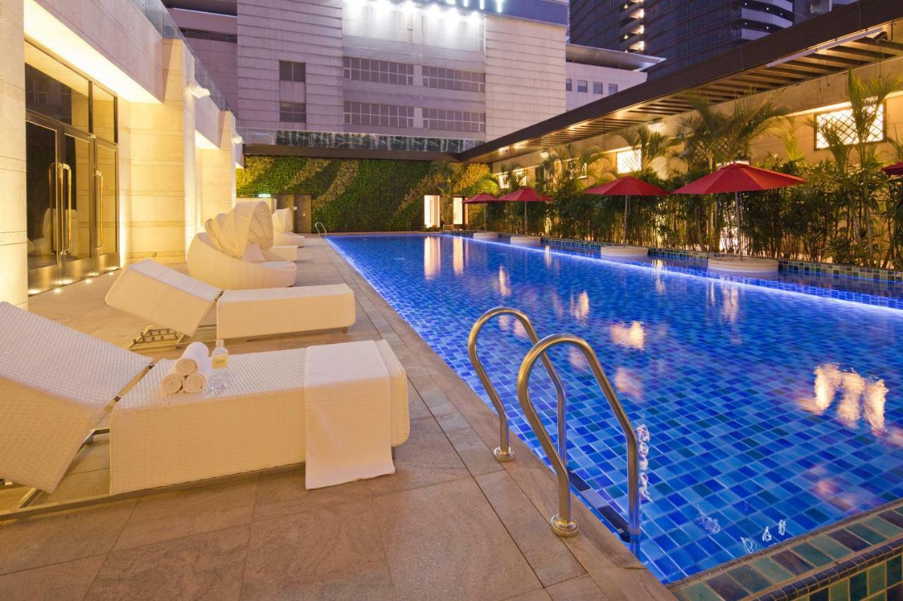 The Lin Hotel Тайджун Екстериор снимка The swimming pool at the hotel